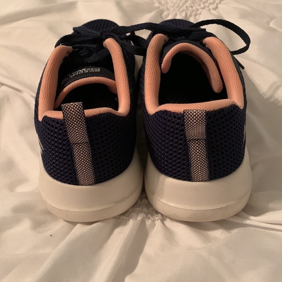 Sketchers shoes - Picture 4 of 6